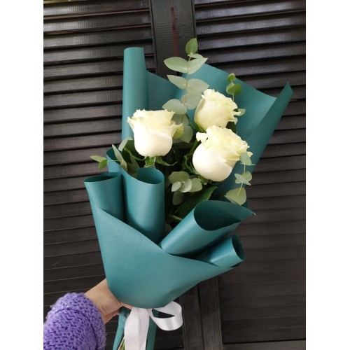 Купить на заказ Букет с белыми розами, 3 шт с доставкой в Шемонаихе