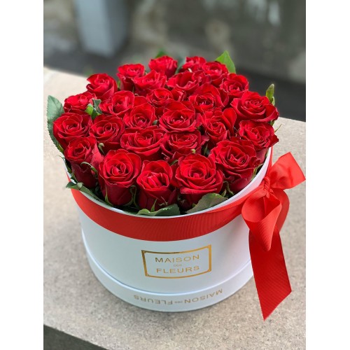 Купить на заказ 25 красных роз в коробке с доставкой в Шемонаихе