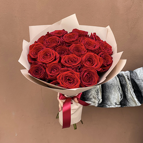 Купить на заказ Букет из 19 красных роз с доставкой в Шемонаихе