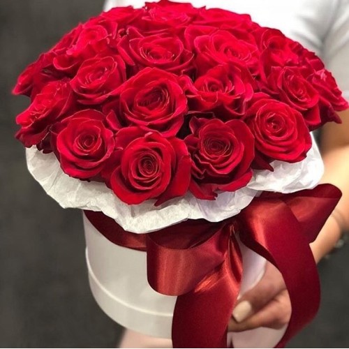 Купить на заказ 15 красных роз в коробке с доставкой в Шемонаихе